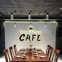 全球首家Vivienne Westwood Café盛装开幕