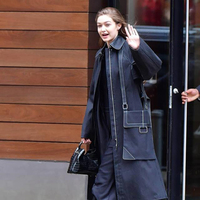 Gigi Hadid搭配法国独立设计师品牌Elleme包款 出街纽约时装周