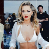 瑞塔·奥拉（Rita Ora）佩戴 BVLGARI宝格丽经典Serpenti高级珠宝系列 参与新歌“You For Me”的MV录制