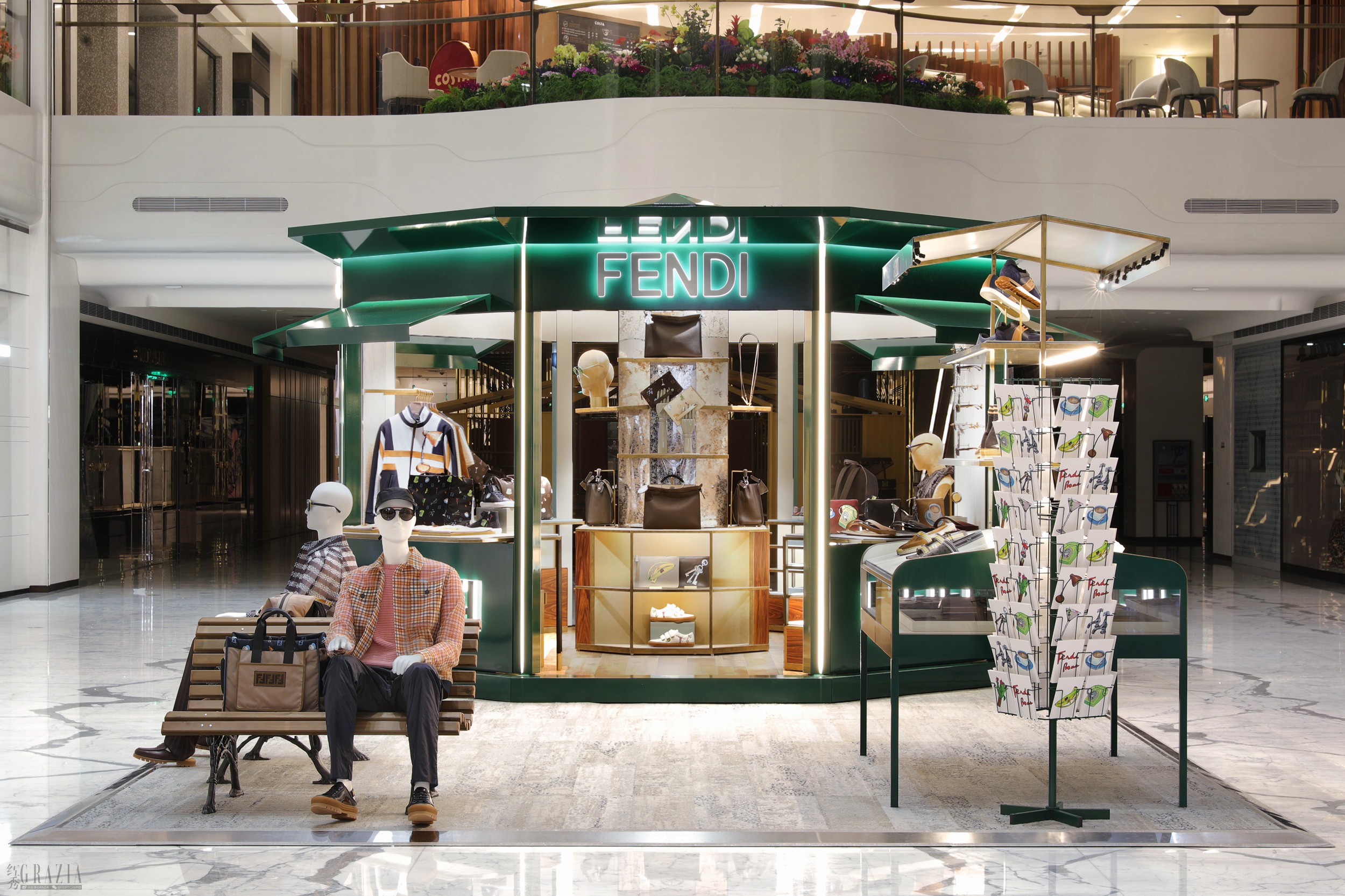 vzmgy20180402122154.jpg FENDI北京SKP书报亭限时概念店_1.jpg