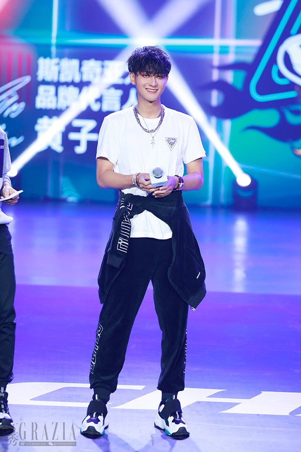 olnnx20180908131533.jpg 黄子韬现场图_2.jpg