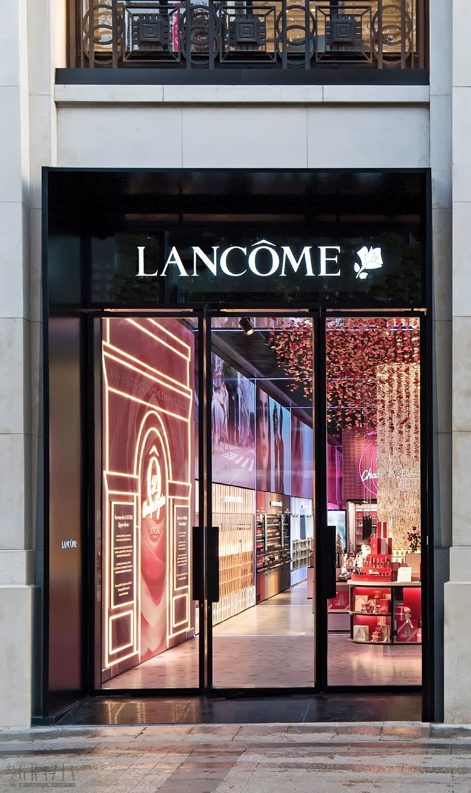 ickxx20191215195403.jpg 巴黎香榭丽舍大街52号—兰蔻全球首家旗舰店 -2.jpg
