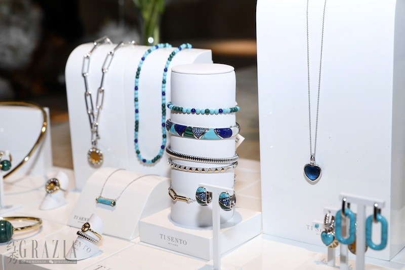 dperj20210414104052.jpg 珠宝陈列.jpg