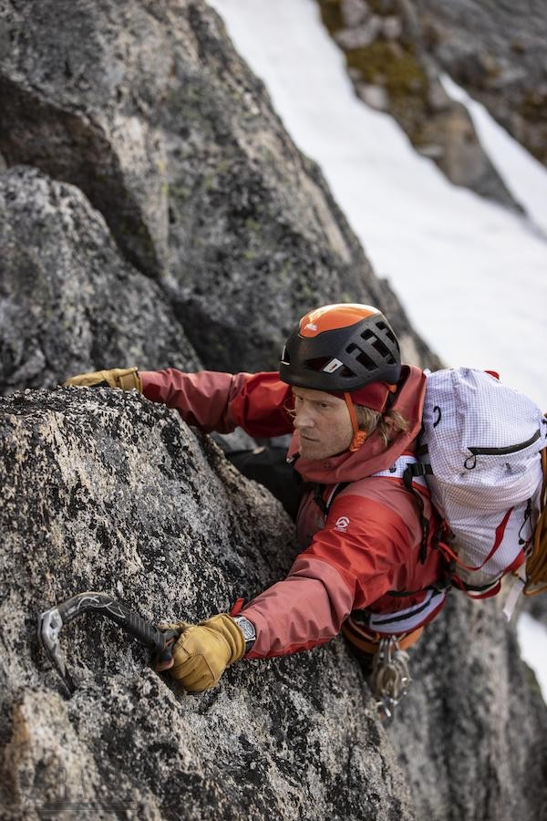 gcdil20210928182600.jpg VAC_Overseas_Chrono_Everest_5510V_000T_B923_C_Richards_Lifestyle_9.jpg