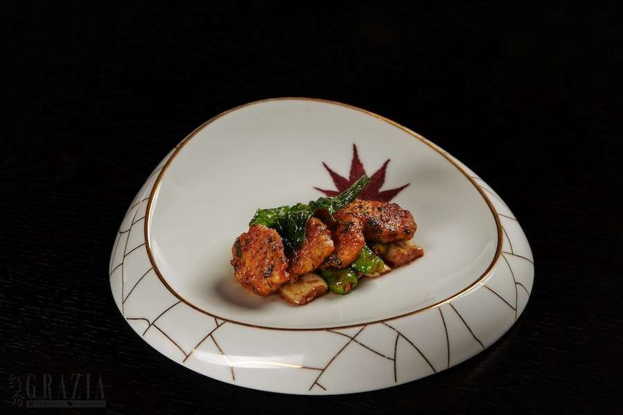 罗勒玉茄青椒蟹饼 Wok-fried Crab Cake with Basil, White Eggplant and Green Pepper.jpg