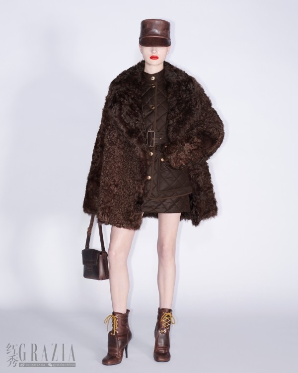 Burberry Spring_Summer 2023 Pre-collection look 24  - (© Courtesy of Burberry _ Jared Buckhiester).jpg