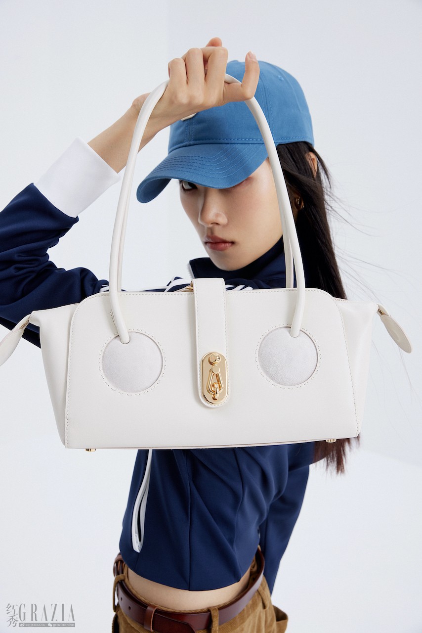 DISSONA 2023春季月光385系列大号白色单肩包.jpg