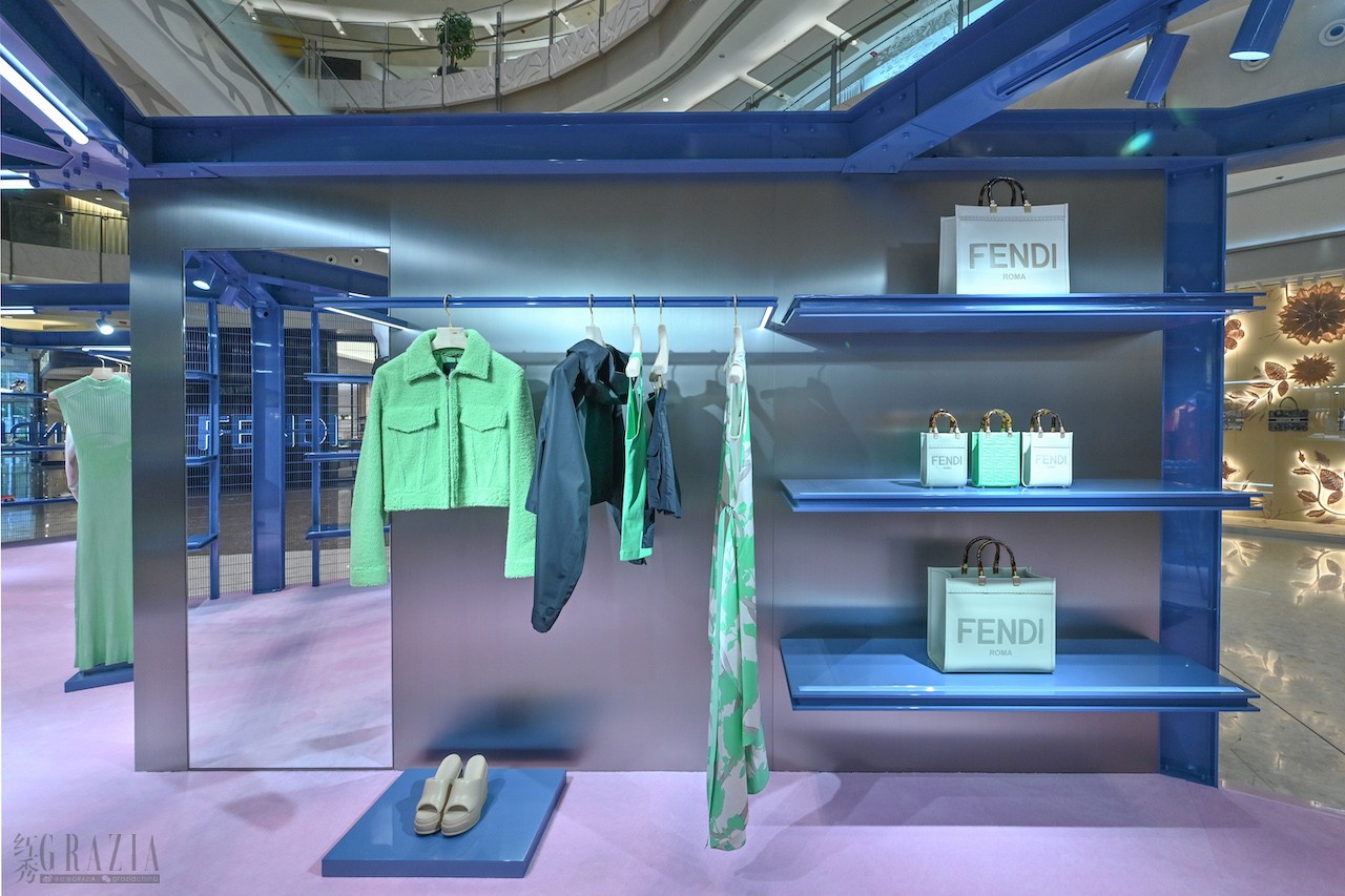 mxtly20230320142122.jpg FENDI SS23 Collection Pop-up Shanghai IFC01.jpg