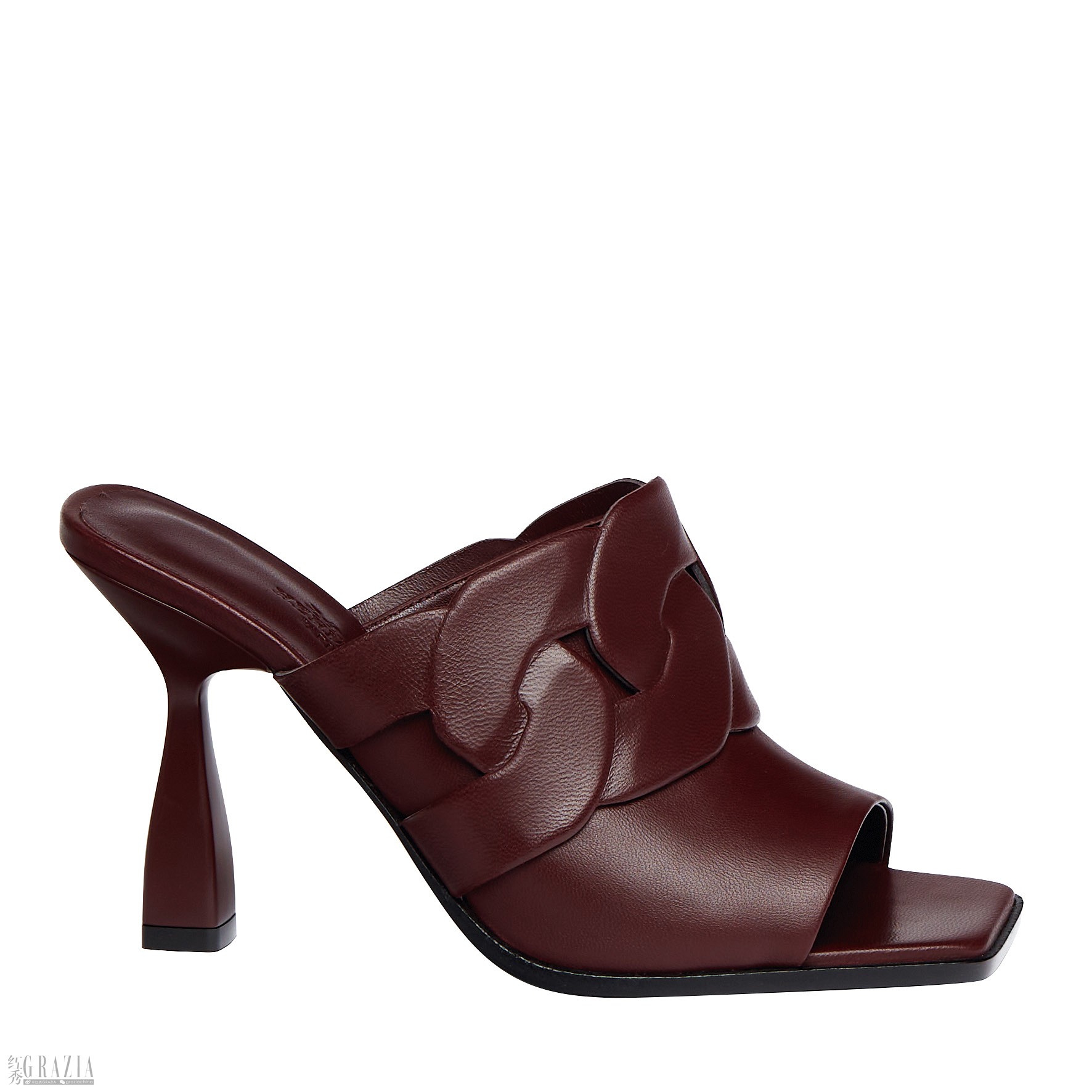 dyxoz20230612114643.jpg Sandal in nappa AW23 Objets Hermes © Studio des Fleurs.jpg