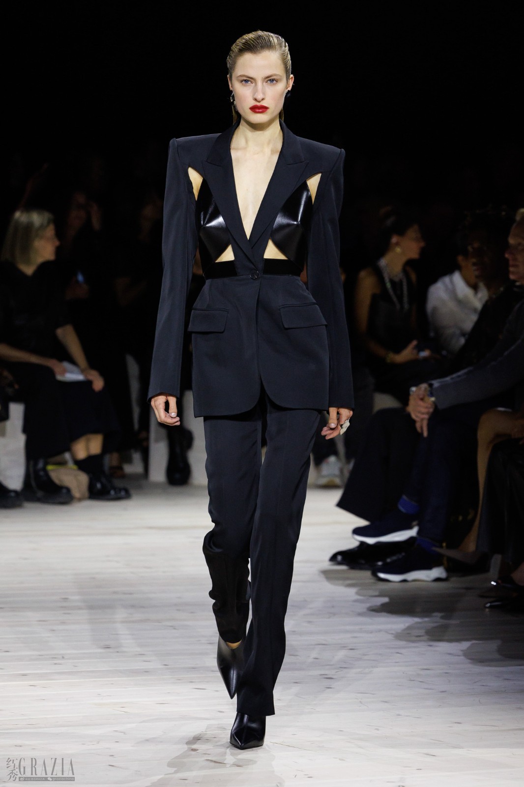 gdiha20231002130031.jpg LOOK 10-min.jpg