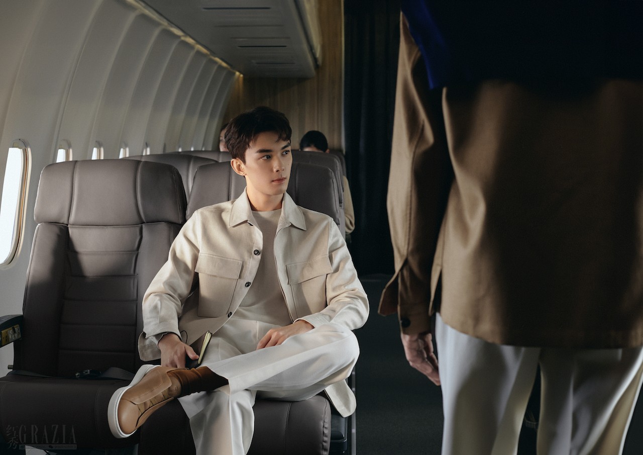 uqtcg20240127120156.jpg 杰尼亚全球代言人吴磊倾情演绎2024夏季系列及全新Triple Stitch SECONDSKIN奢华休闲鞋(1).jpg