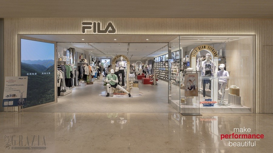 (图片四) 位于南京德基广场的FILA第六代形象门店.jpg