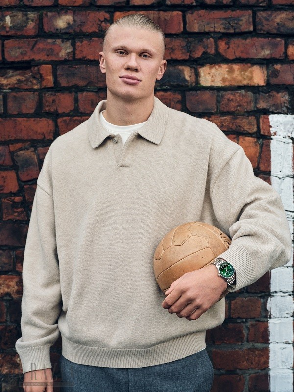 burvp20240403180555.jpg 14_Erling Haaland佩戴百年灵航空计时腕表41广告大片.jpg