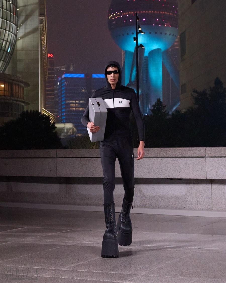 BALENCIAGA SPRING 25 LOOK 15.jpg