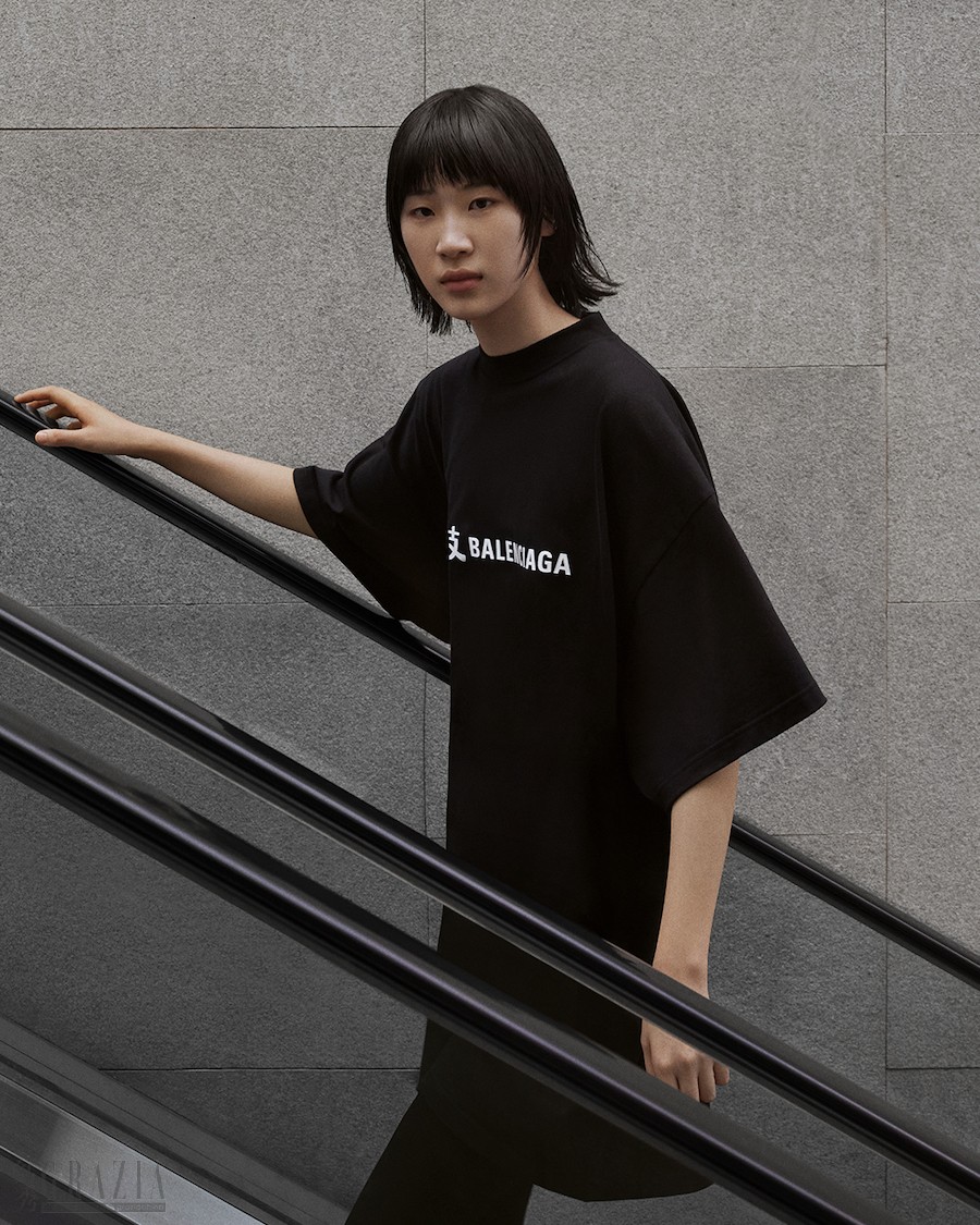 BALENCIAGA SPRING 25 EXCLUSIVE RELEASE - ALIPAY LOOK IMAGE 1.jpg