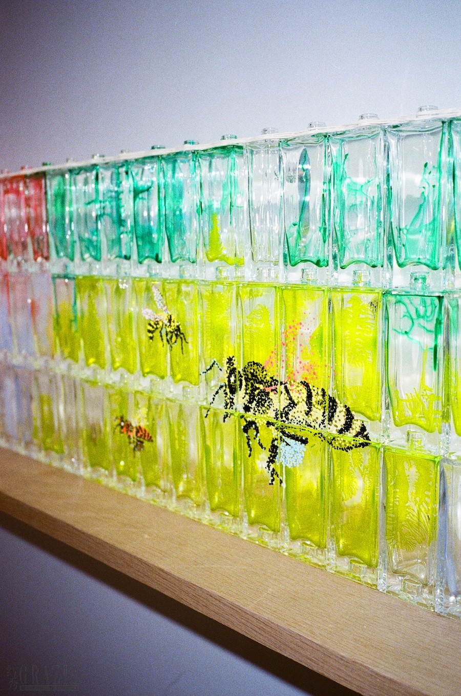 gmhdj20240614115357.jpeg 图三:INFINIMENT+COTY+PARIS+伦敦发布会现场艺术品展示.jpeg