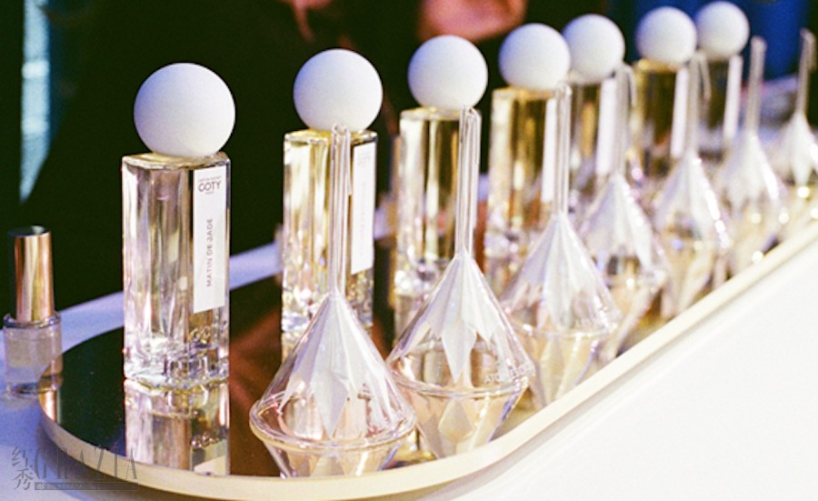 hwxag20240614115431.png 图四:INFINIMENT+COTY+PARIS+香水系列.png