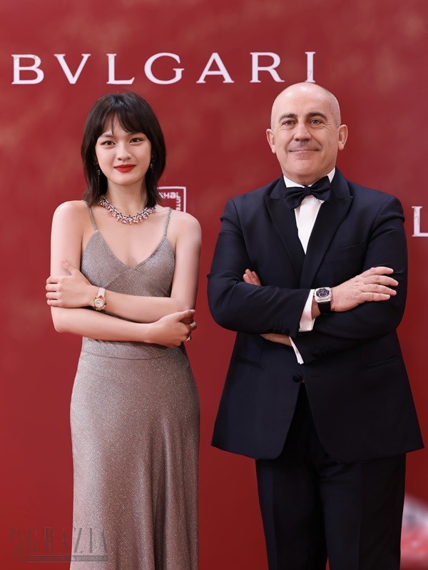 7_宝格丽全球销售与零售执行副总裁文胜佐与宝格丽品牌代言人、演员文淇.jpg