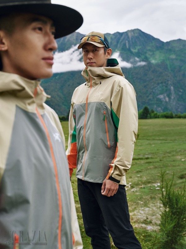 dgkoi20240628175521.jpg 图8(左)以敬畏之心,面对高山.jpg