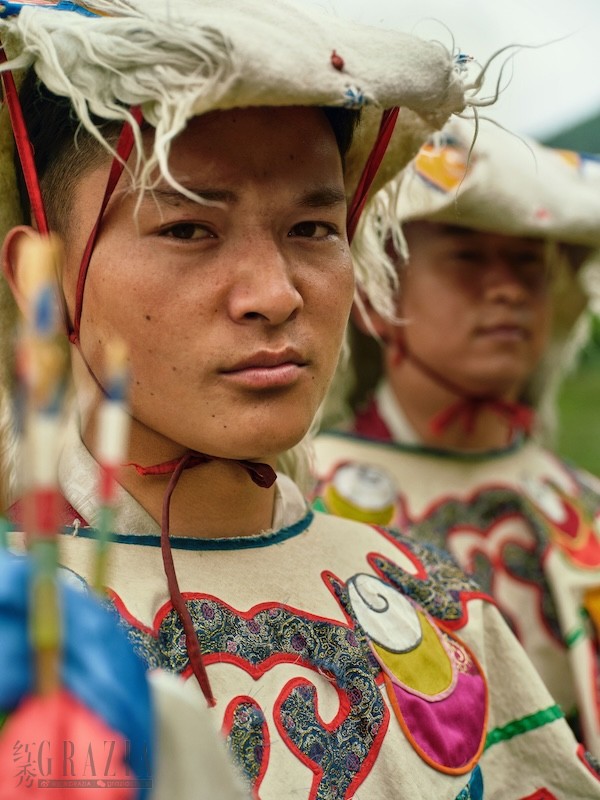 exnbc20240628175905.jpg 图8(右)以敬畏之心,面对高山.jpg