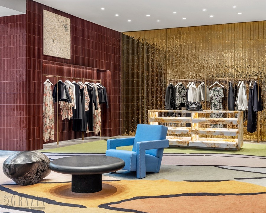 zohmq20250219144900.jpg LOEWE_2025_CASA_LOEWE_SHANGHAI_STORE_IMAGES_RGB_CROPPED_5X4_4.jpg