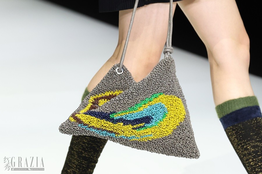 ANTEPRIMA_FW25_MFW_Twist Wirebag 1.JPG