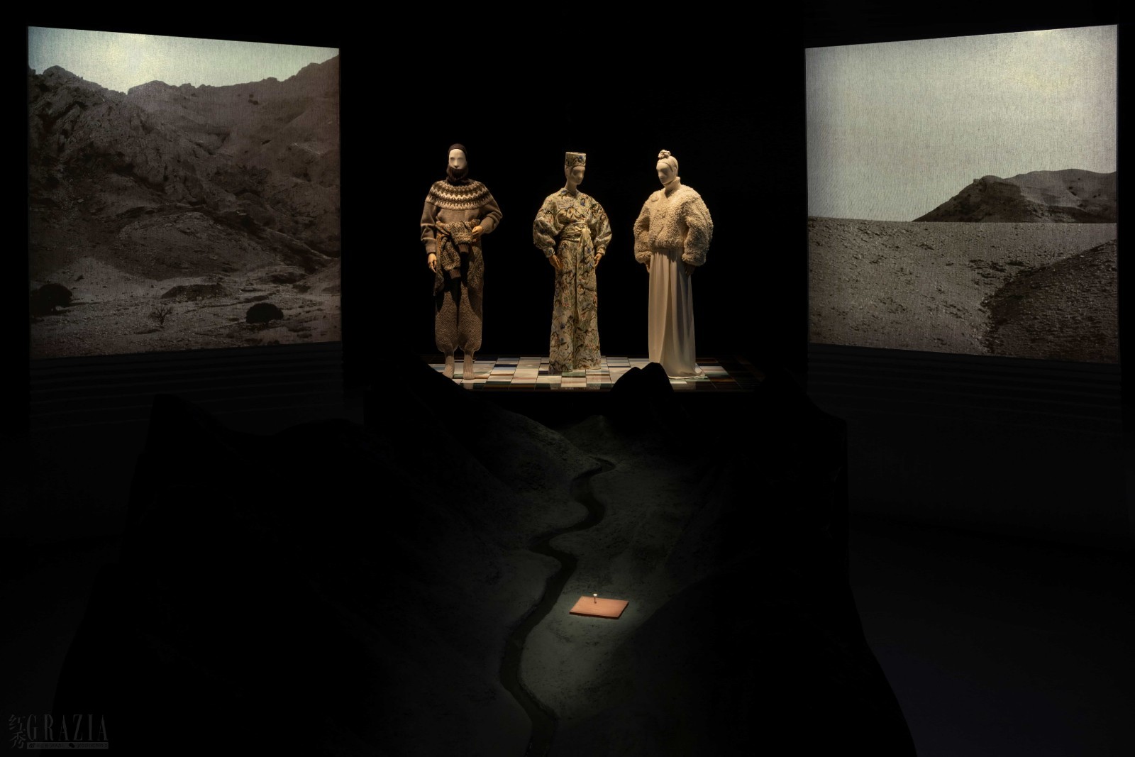 ronjk20250322151947.jpg Loro Piana_Exhibition(9).jpg