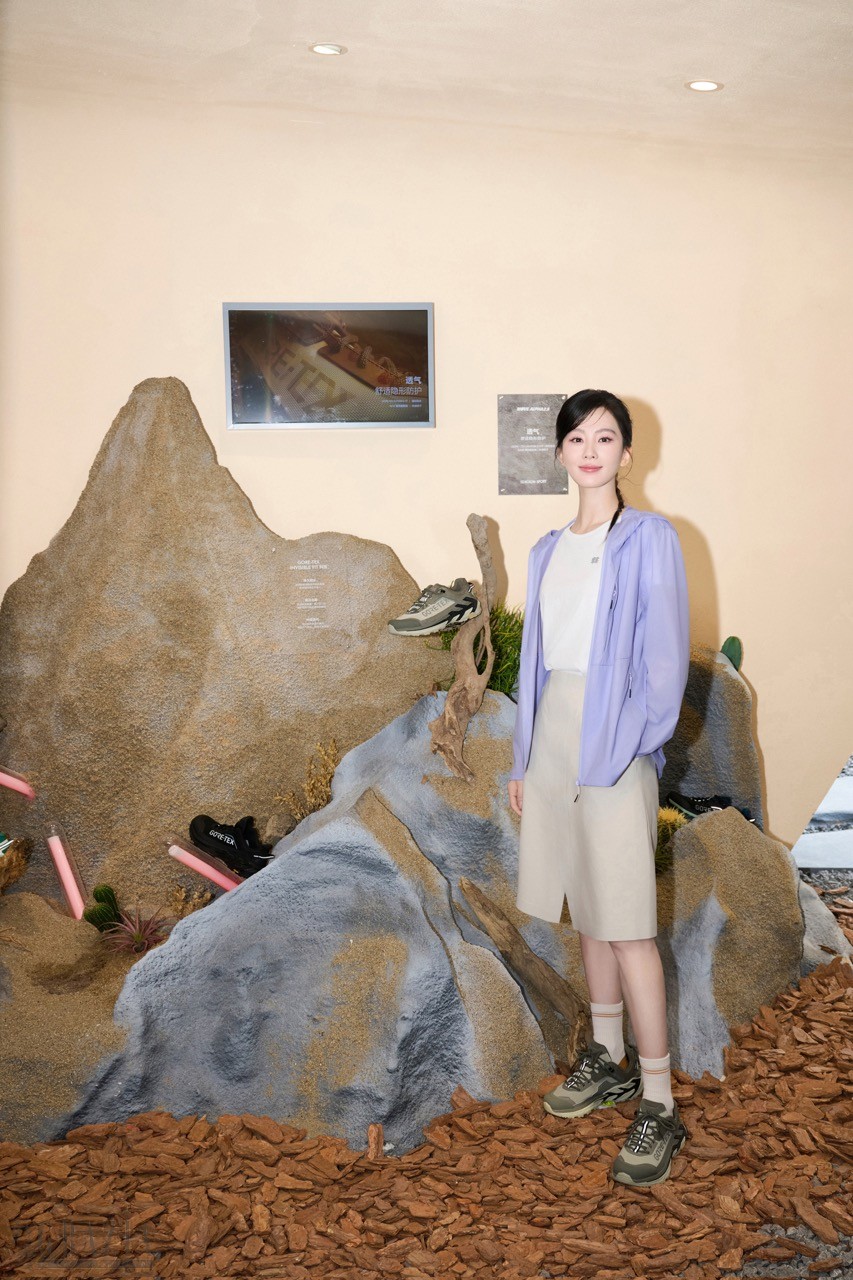 品牌代言人刘诗诗打卡可隆「咬山集」透气区大.jpeg