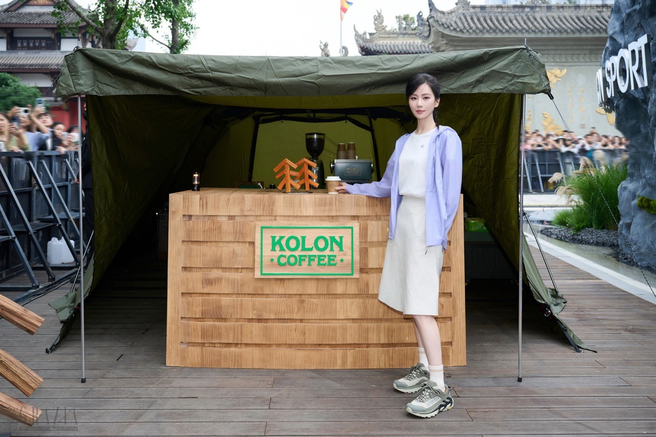 kovwv20250604134634.jpeg 品牌代言人刘诗诗打卡可隆「咬山集」KOLON COFFEE区大.jpeg