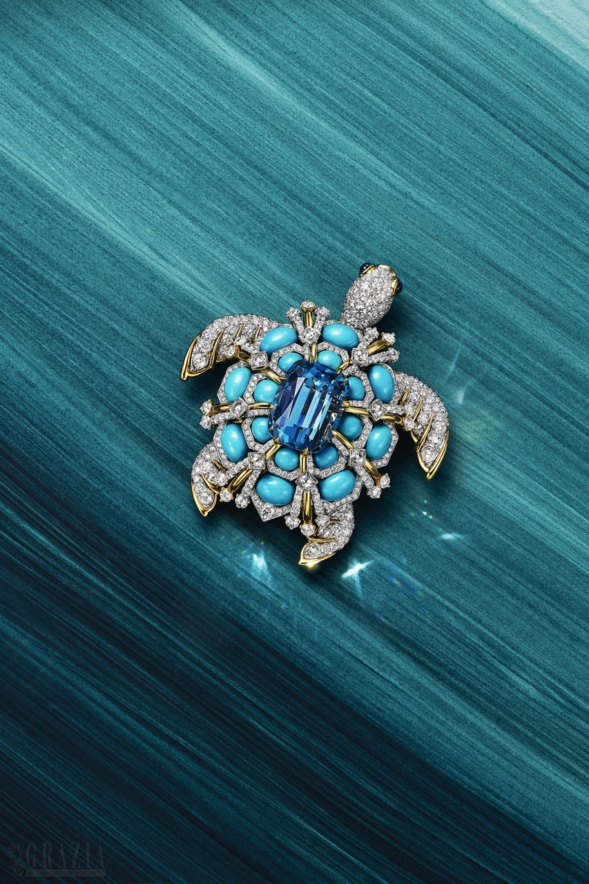 鎏金玄武（Sea Turtle）主题胸针，来自蒂芙尼2025 Blue Book高级珠宝系列Sea of Wonder瑰海奇珍大.jpeg