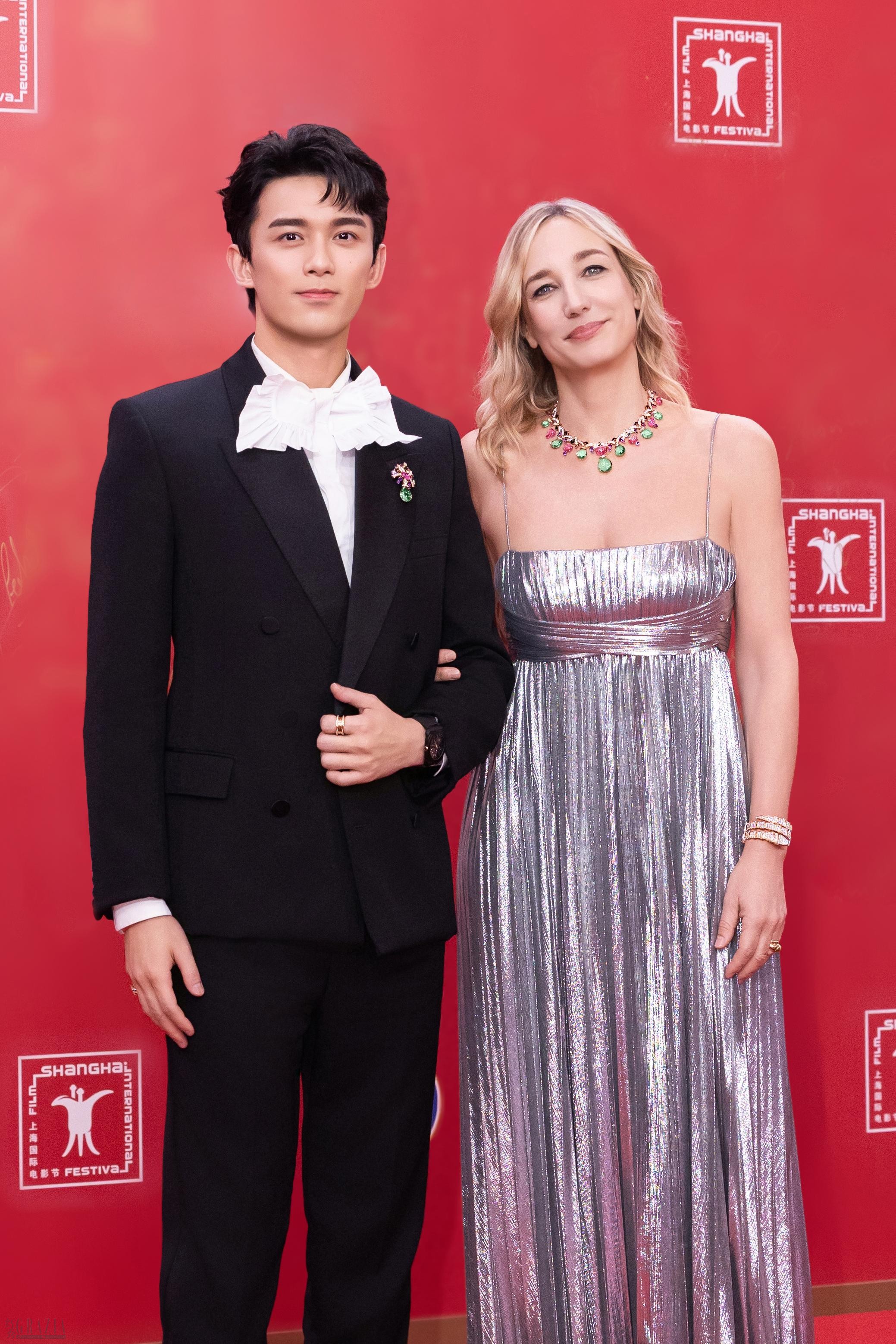 1_宝格丽副首席执行官劳拉·布勒戴斯（Laura Burdese）与宝格丽品牌代言人、演员吴磊.jpg