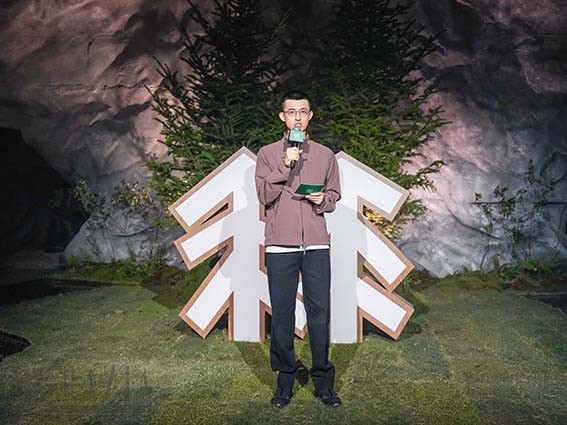 可隆体育（中国）有限公司董事长兼品牌总裁丁思榕先生致辞.jpg