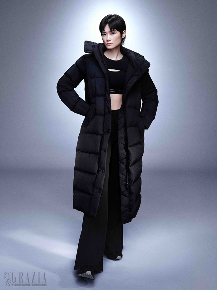 1-李宇春演绎Wunder Puff™ 长款羽绒外套-1.png