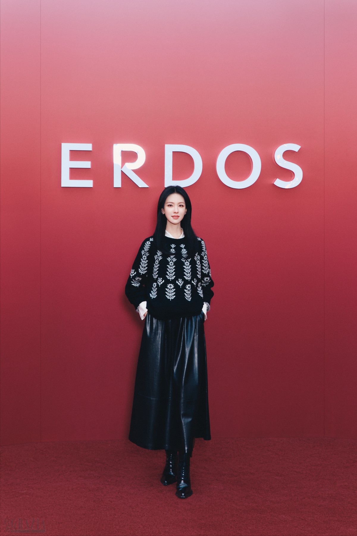 lnisg20251031131228.png 演员陈都灵.png