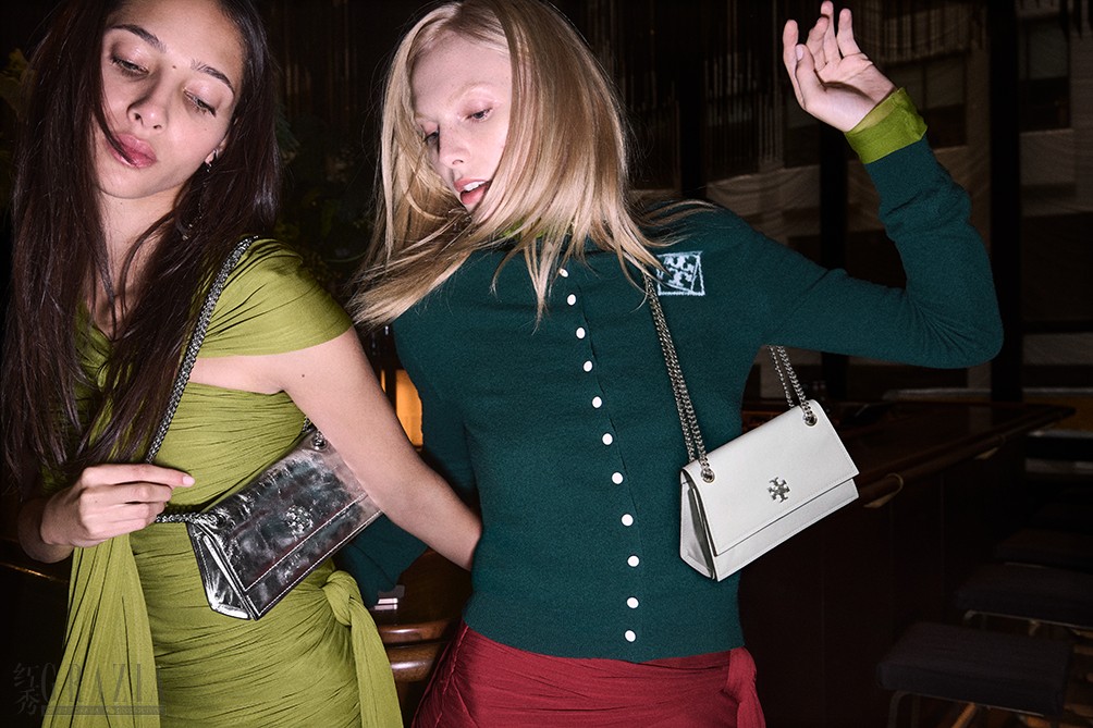 ihyjn20251104123137.png TB_HOL25_CAMPAIGN_KIRA_TURNLOCK_SHOT_6_0595.png