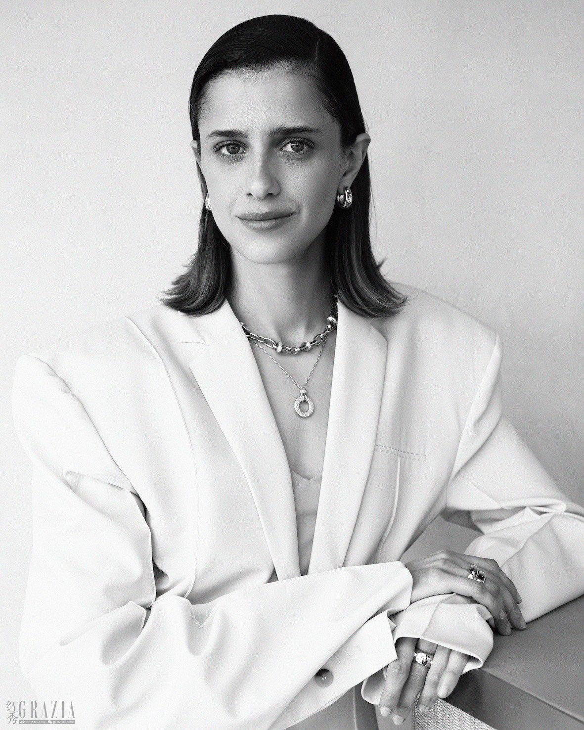 unyak20251211145658.jpg 3_POMELLATO宝曼兰朵携手贝内黛特·博卡罗利(BENEDETTA PORCAROLI)共同探讨「WHAT MAKES AN ICON ICONIC铸就经典,何谓传奇」.jpg