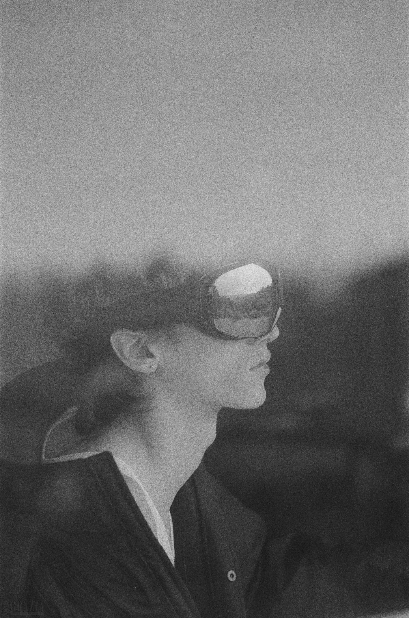 pqddp20251217173915.jpg SAINT LAURENT RIVE DROITE_SNOW_EDITION_01_HR.jpg