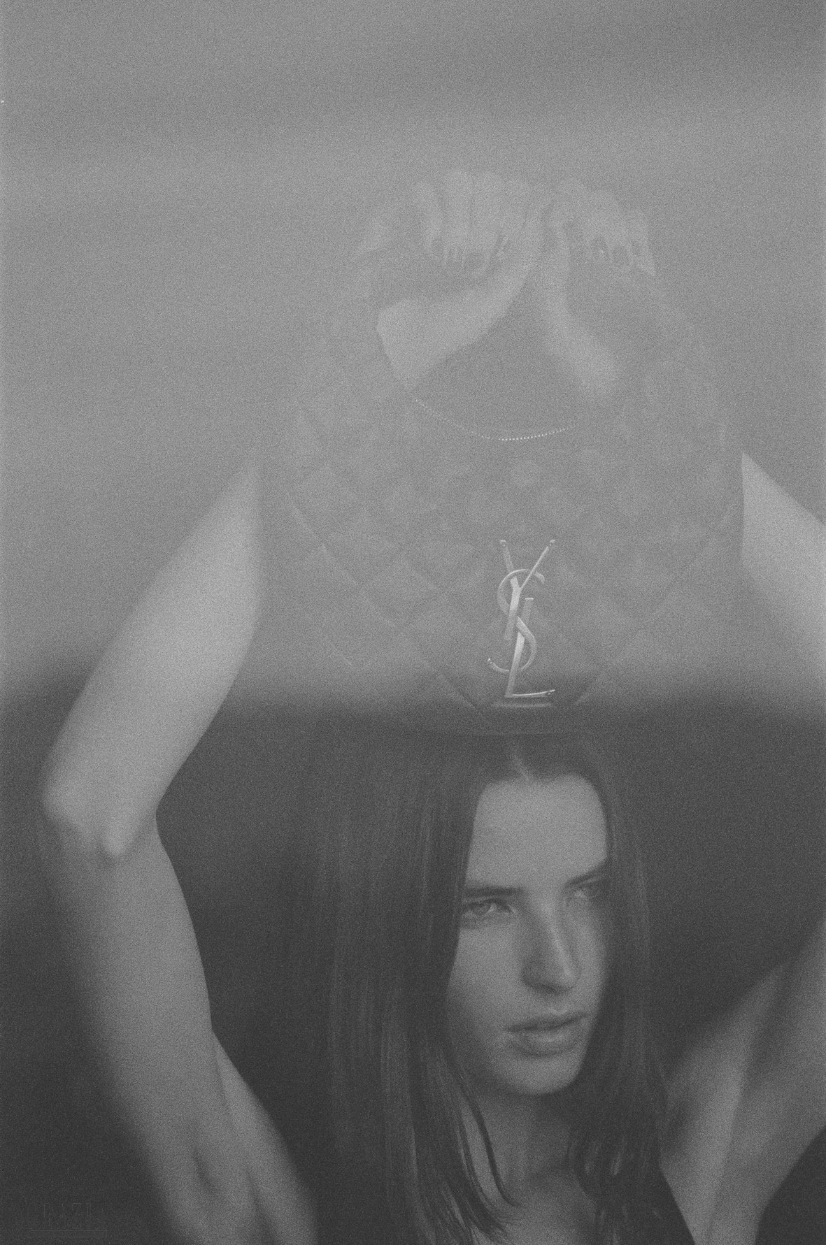 pyixy20251217174029.jpg SAINT LAURENT RIVE DROITE_SNOW_EDITION_05_HR.jpg