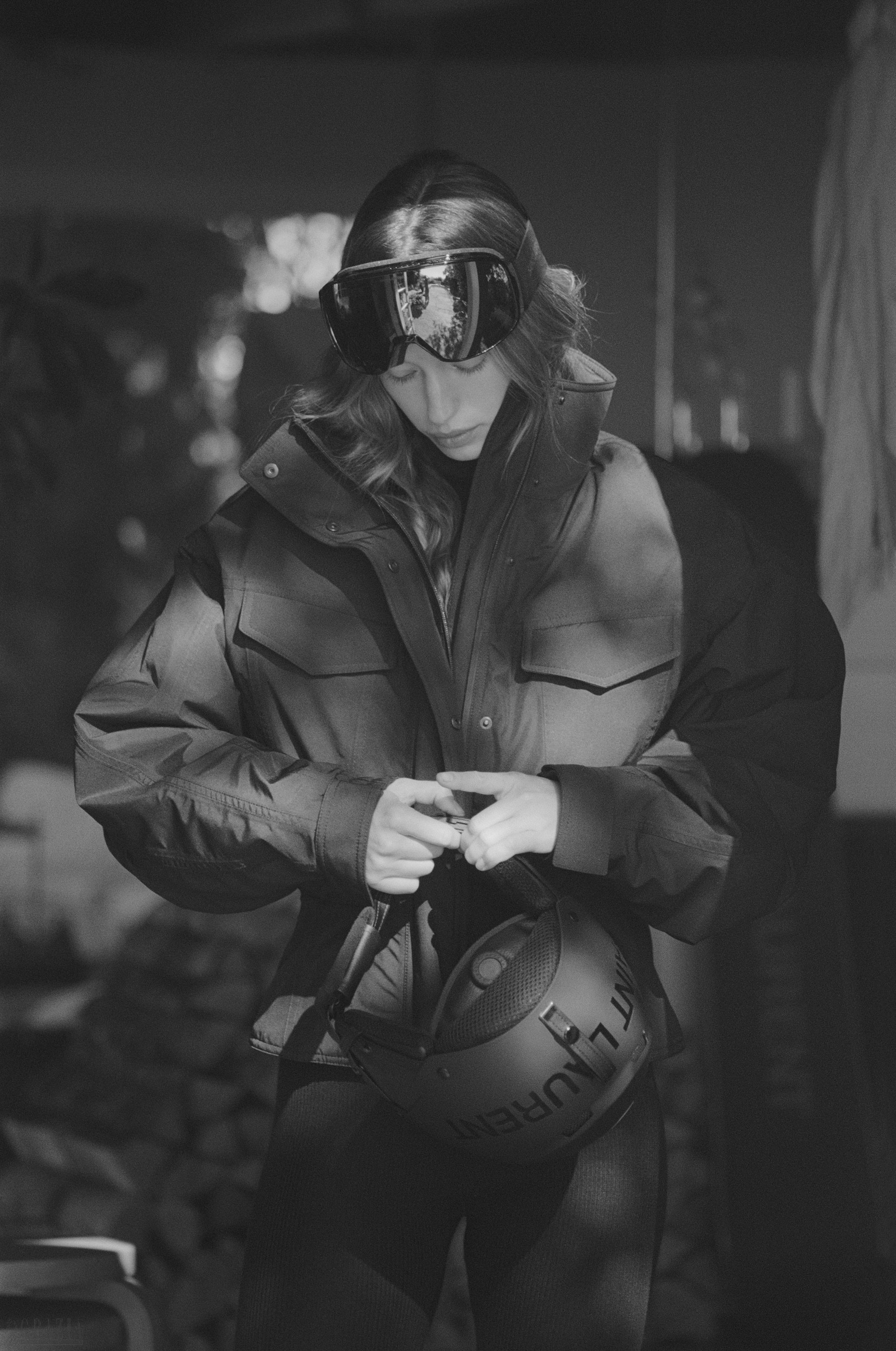 qlase20251217174204.jpg SAINT LAURENT RIVE DROITE_SNOW_EDITION_15_HR.jpg