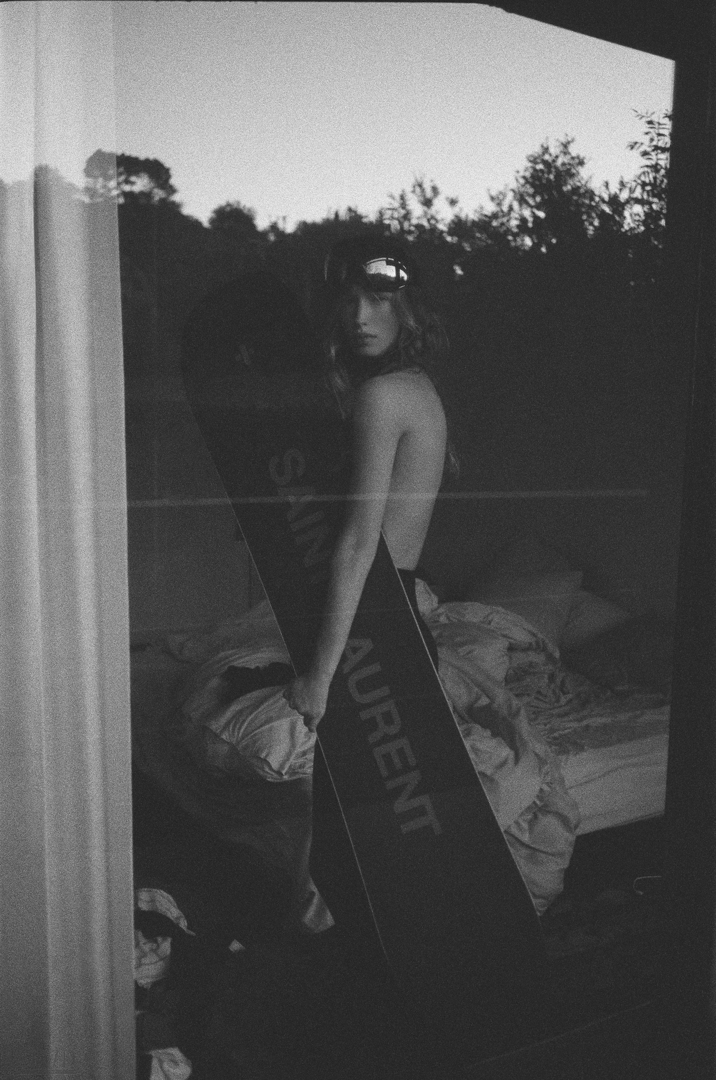 udpdt20251217174116.jpg SAINT LAURENT RIVE DROITE_SNOW_EDITION_10_HR.jpg