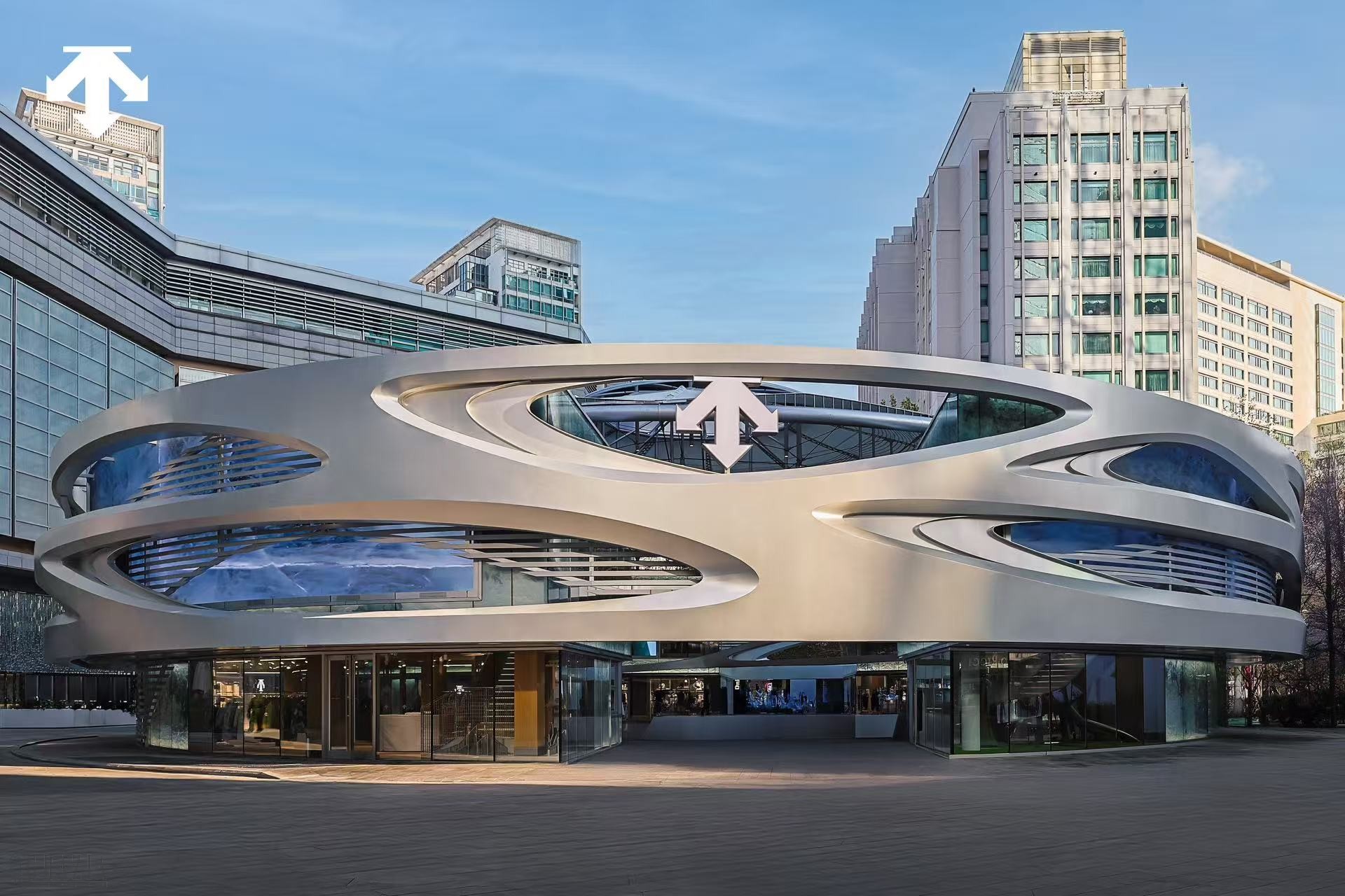 pymli20251222123744.jpg 图13:迪桑特全球旗舰店“未来之城” .jpg