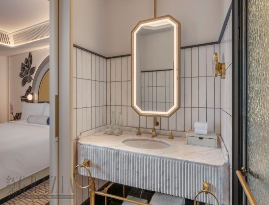 Copy of Deluxe Room_Bathroom.jpg