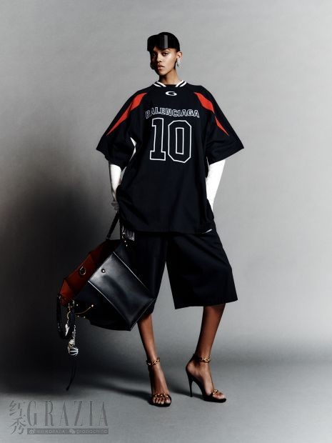 oigxi20260128161859.jpg BALENCIAGA FALL 26 LOOK 48 BEBE.jpg