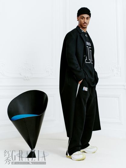 udxlu20260128162155.jpg BALENCIAGA FALL 26 LOOK 72 KEITH.jpg