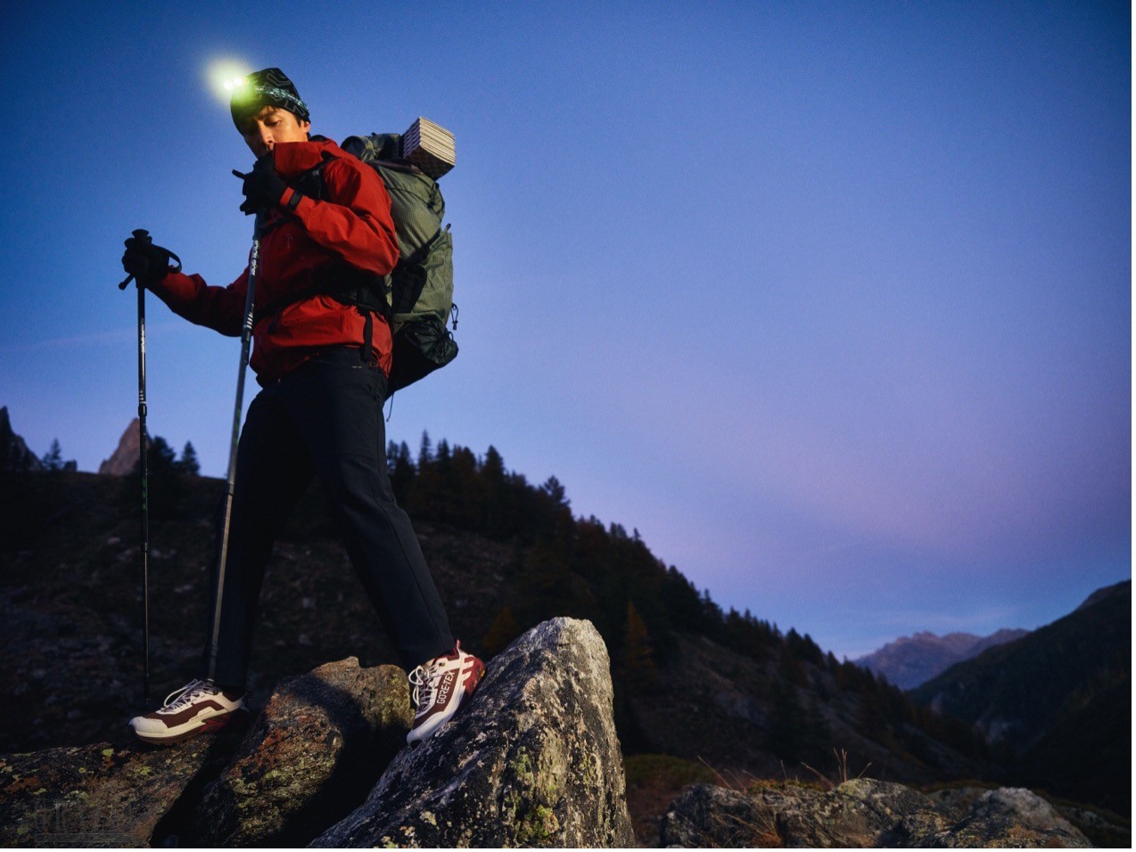 jmwjb20260129144810.jpg 品牌代言人胡歌演绎可隆FIRRA冷杉冲锋衣.jpg