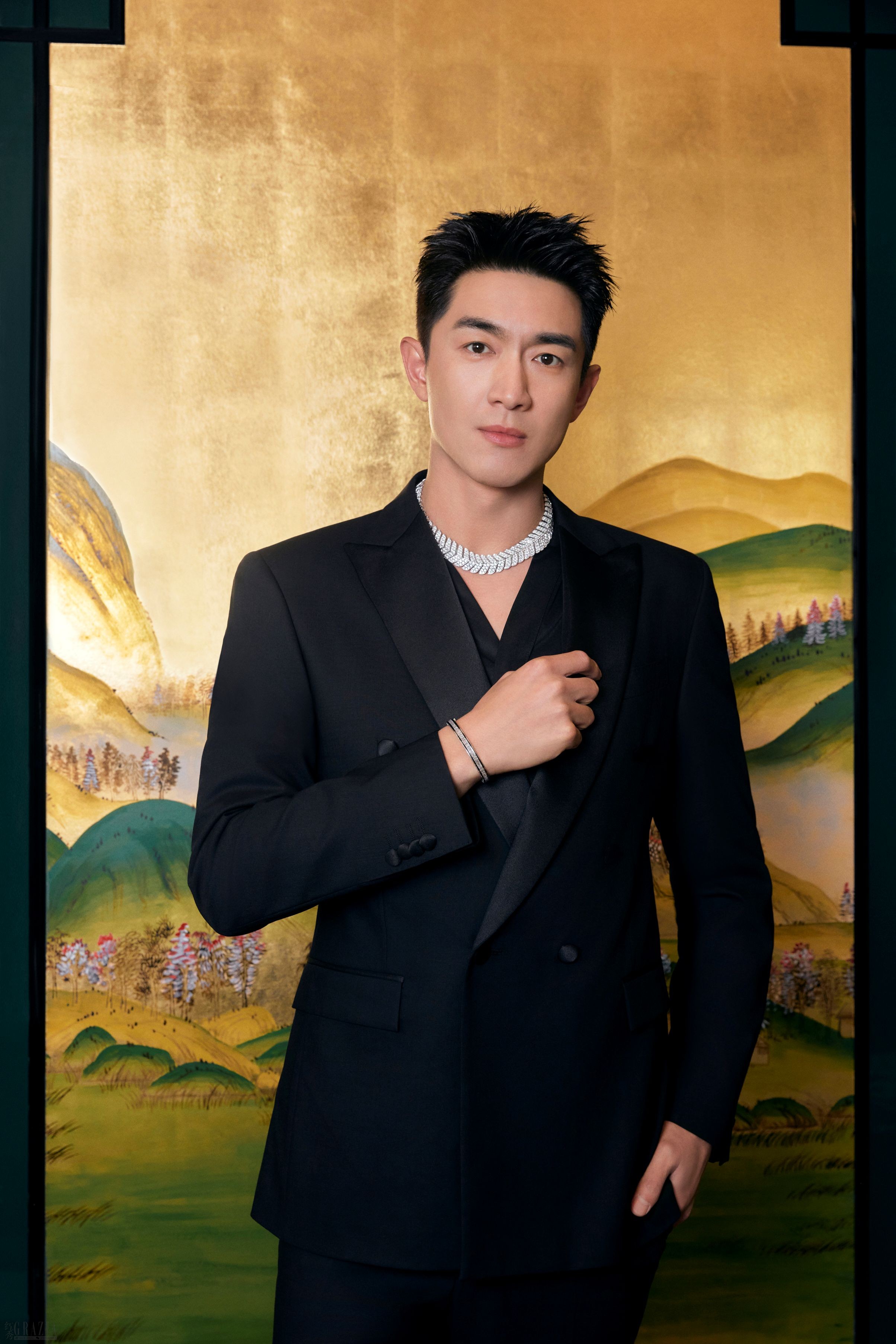 林更新佩戴Boucheron宝诗龙Chevron项链及Vendôme Liseré系列手镯.jpg