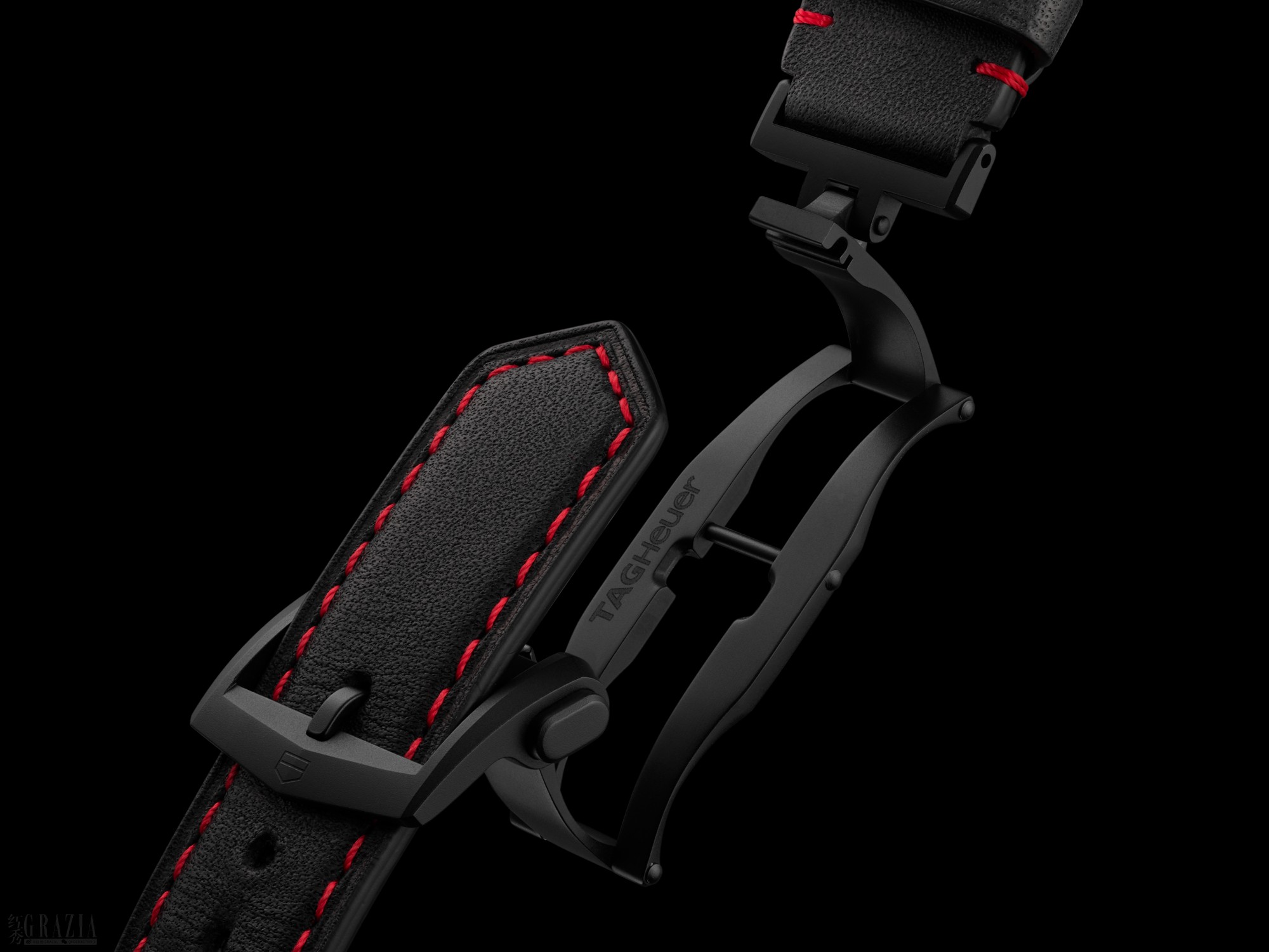 hunax20260901182006.png Web 2000px transparent-CR5092.FC8372_BUCKLE.png