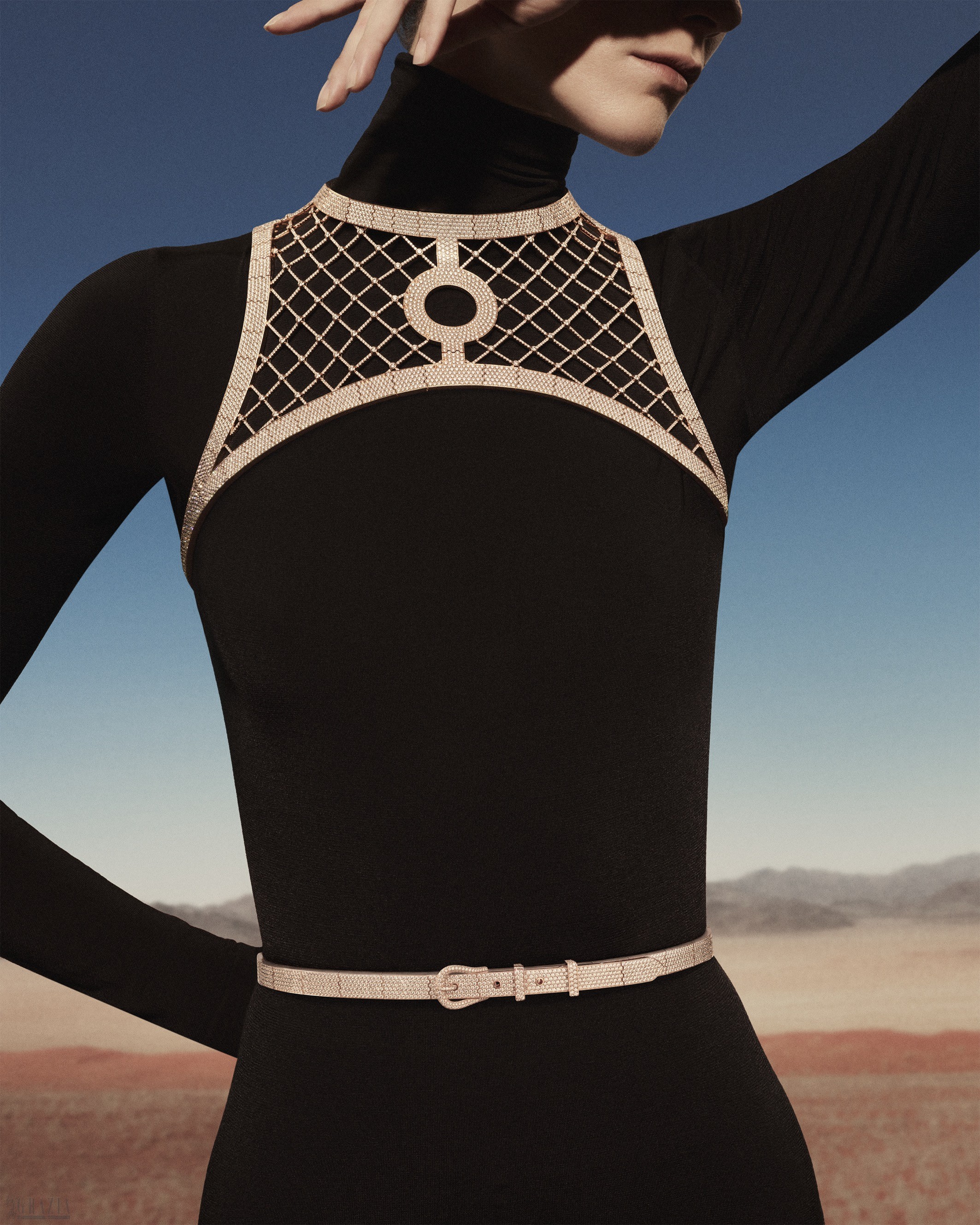 1_Hermes-Apparat-Body-jewellery© Julien Martinez Leclerc.jpg