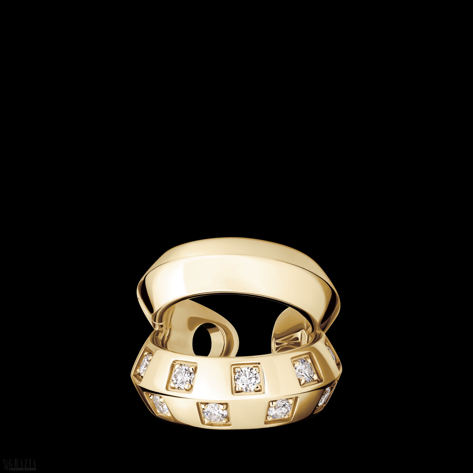 LE DAMIER DE LOUIS VUITTON EARCUFF, IN YELLOW GOLD AND DIAMONDS. LOUIS VUITTON FINE JEWELRY.png
