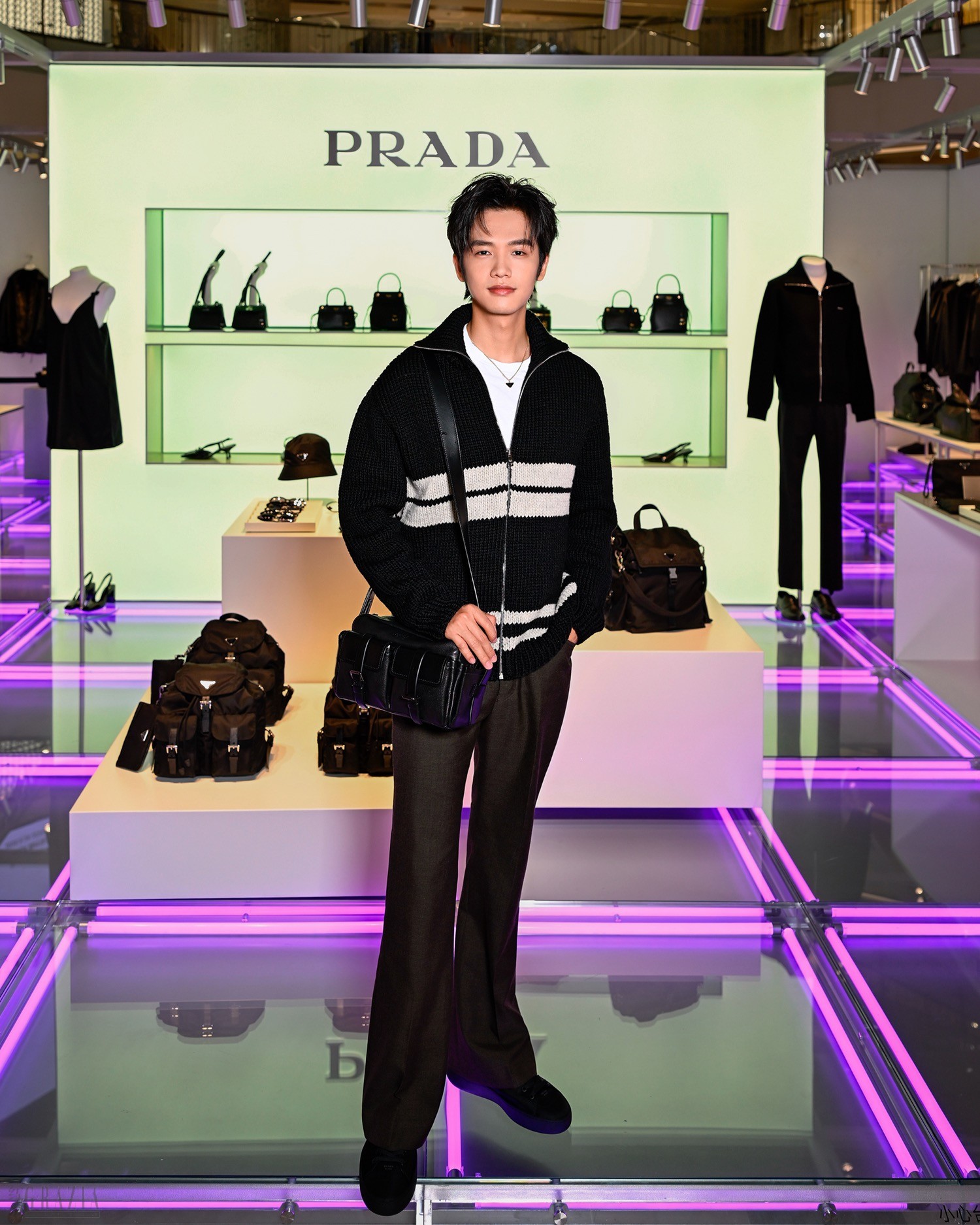 3. 王彦桐亮相PRADA ESSENCE限时快闪店_副本.jpg